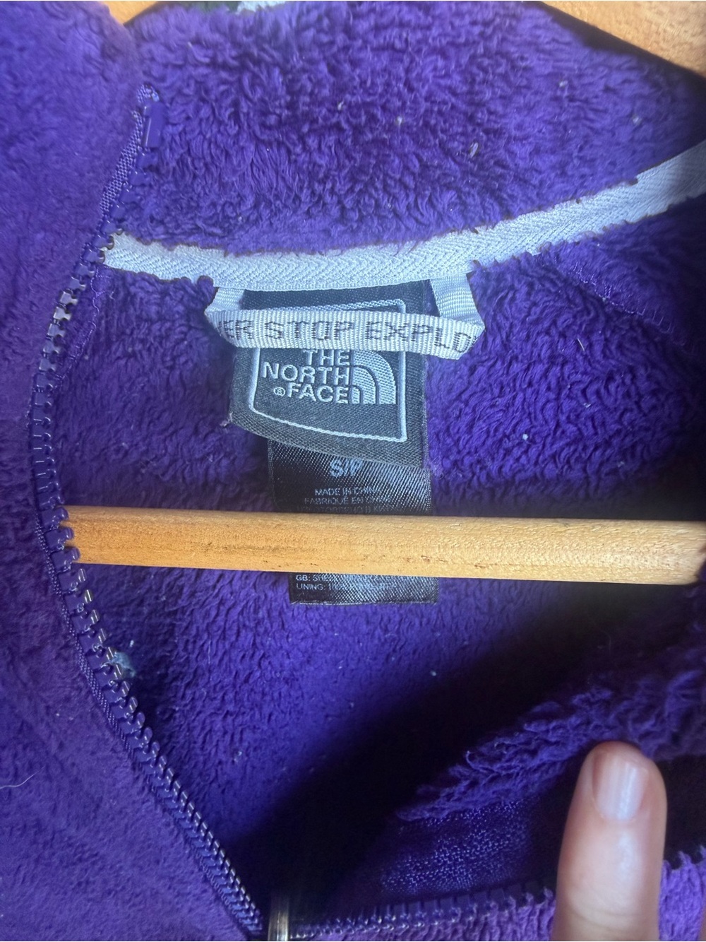 The North Face women’s Purple Full‑Zip Fleece Jacket - Picture 2 of 3